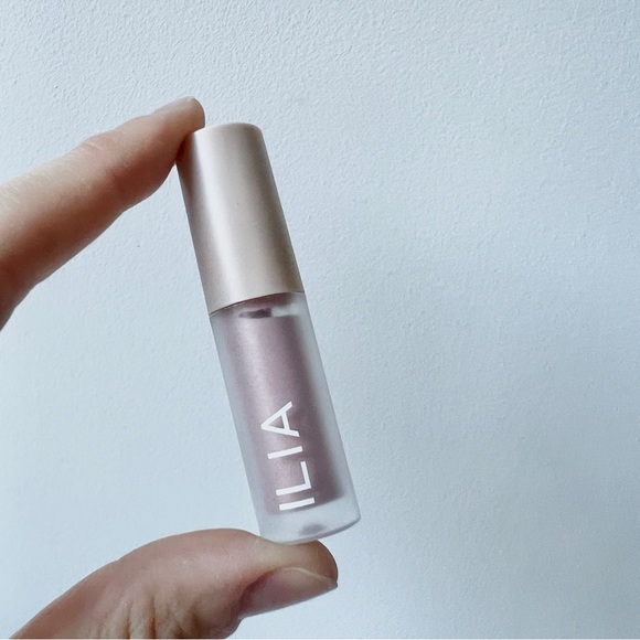 ILIA Aura liquid powder chromatic eye tint - Picture 4 of 5